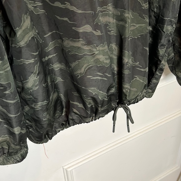 Camouflage pull over - Picture 3 of 6